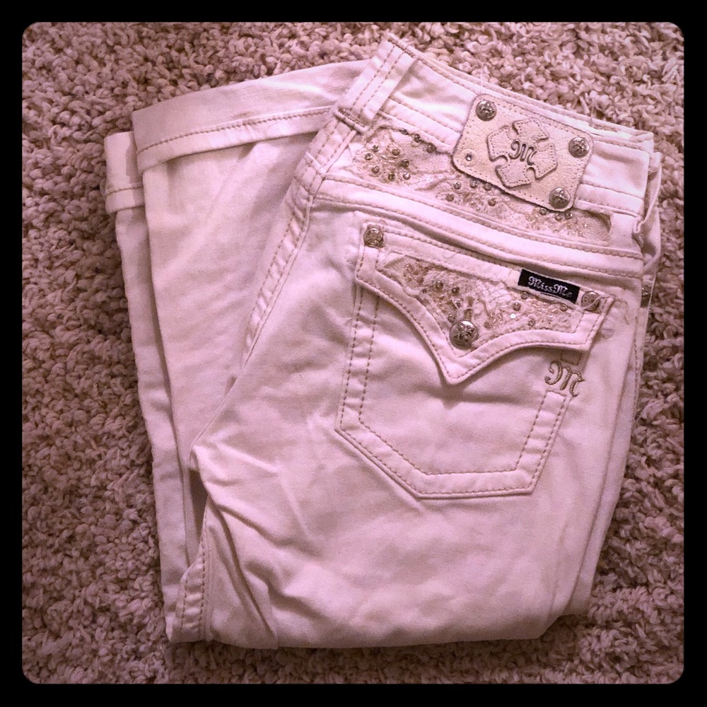 White Miss Me Capris